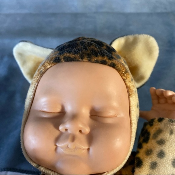 Vintage Anne Geddes Leopard Sleeping Baby Doll Plush Collectable Cat Kitty Toy - Picture 6 of 9